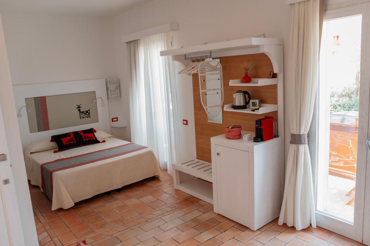 Rooms Apartaments Santa Teresa Capo Testa Exterior photo