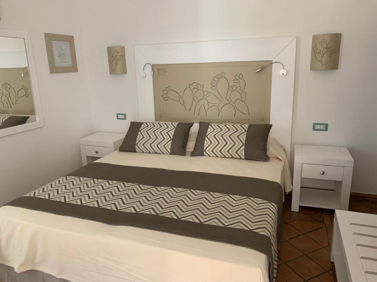 Rooms Apartaments Santa Teresa Capo Testa Exterior photo