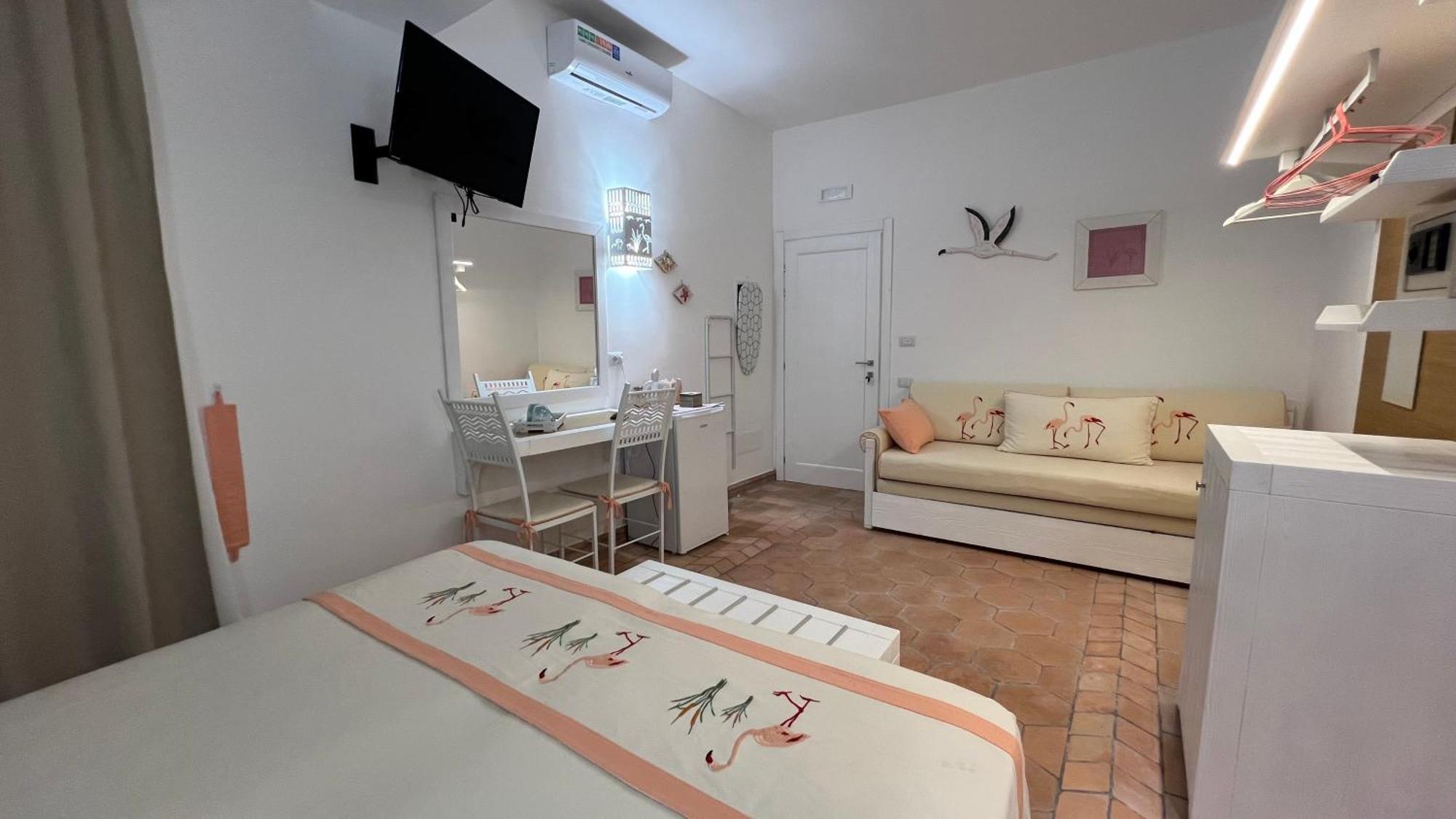 Rooms Apartaments Santa Teresa Capo Testa Exterior photo