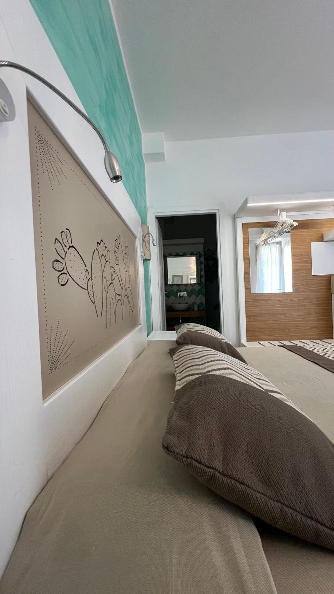 Rooms Apartaments Santa Teresa Capo Testa Exterior photo